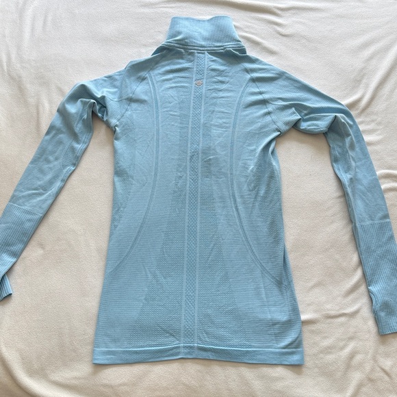 lululemon Light Blue Women's Top - Picture 8 of 9